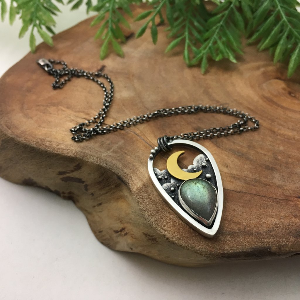 Classic Necklace with Timeless Appeal