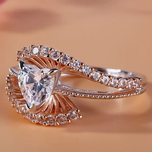Classic Gold Ring with Timeless Appeal