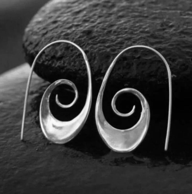 Beautiful Gold Earring with Unique Style