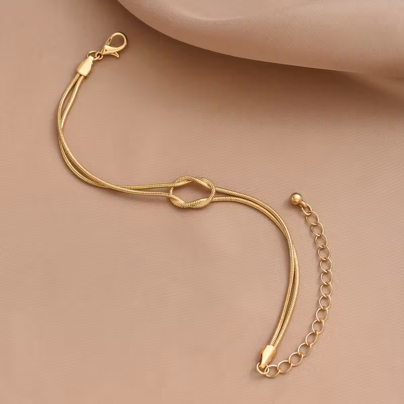 Romantic Gold Bracelet for Special Moments