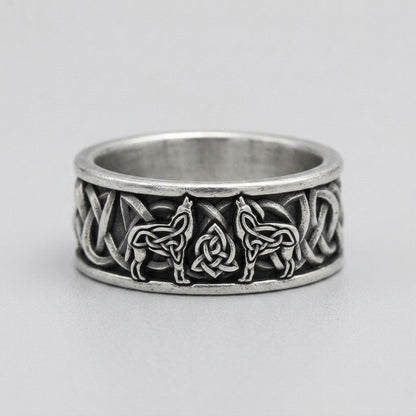Knotwork Wolf Band Ring