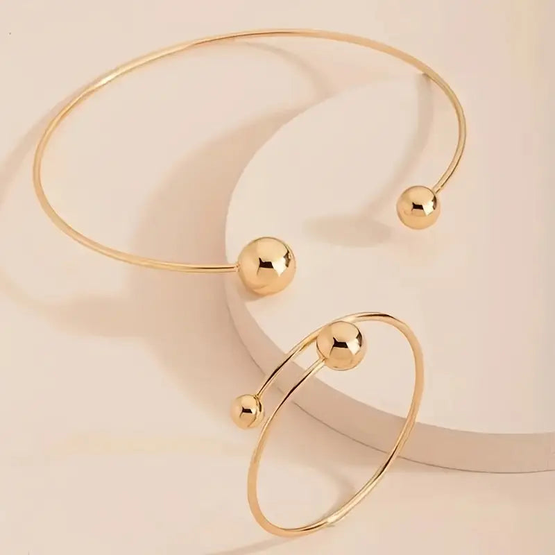 Beautiful Gold Set with Unique Style