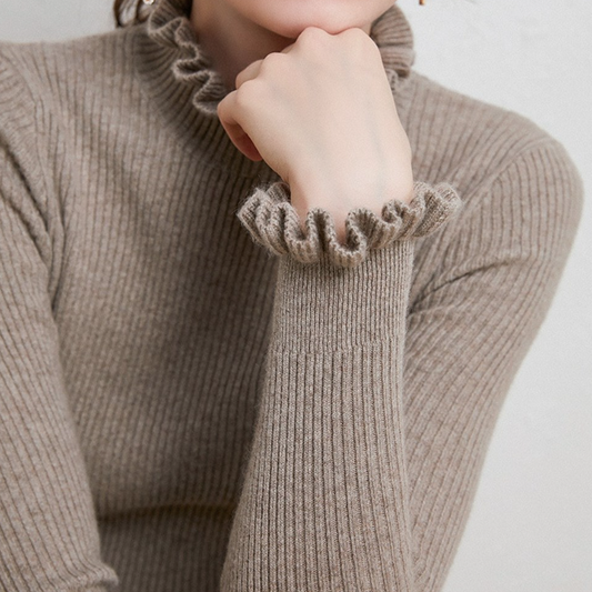 Mercedes® | Casual and effortless winter sweater