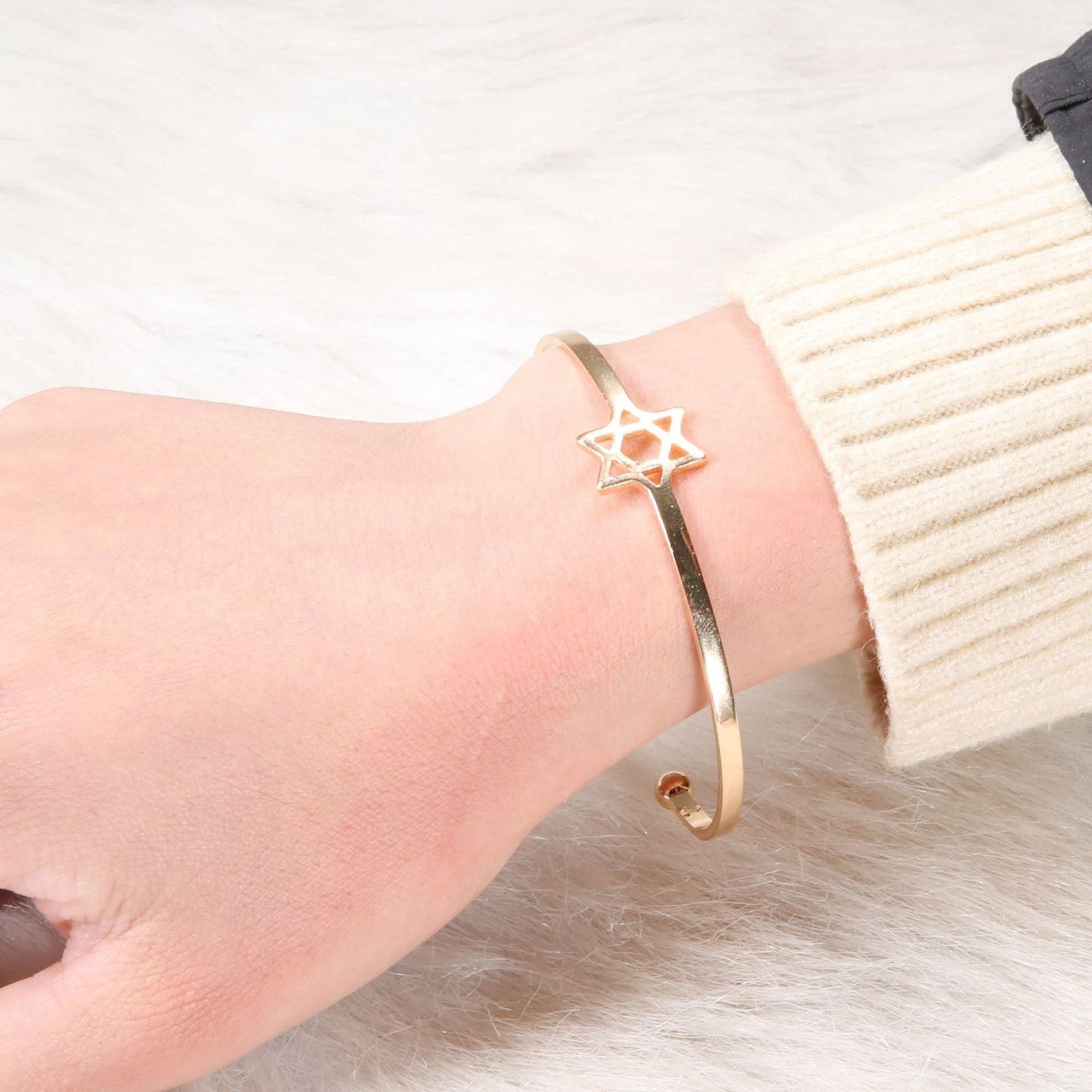Stunning Bracelet for Daily Wear