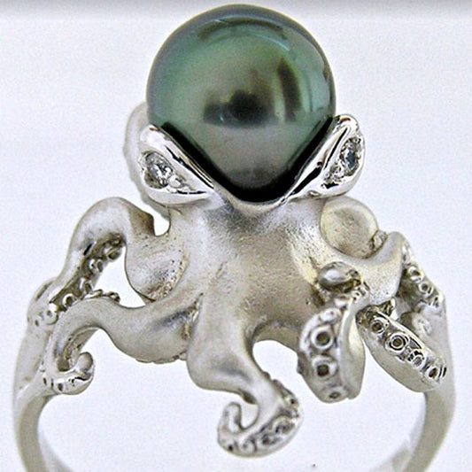 Beautiful Silver Ring with Unique Style