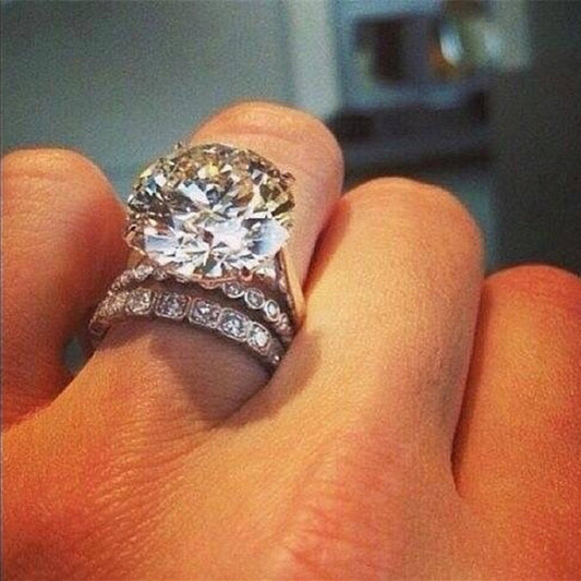 Beautiful Set with Unique Style