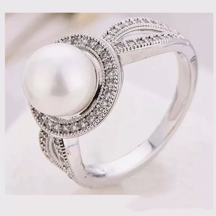 Classic Pearl Ring with Timeless Appeal