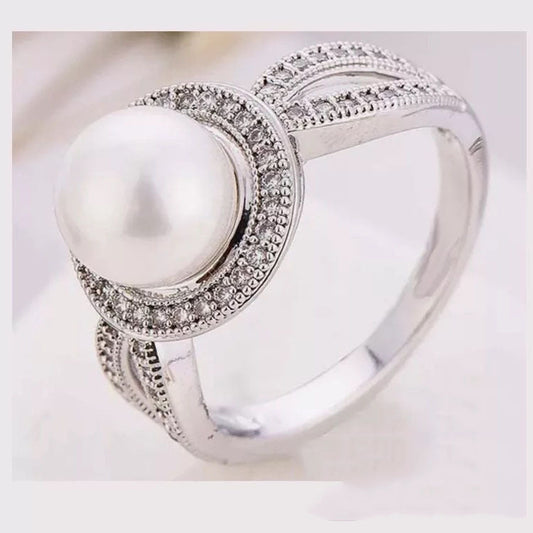 Classic Pearl Ring with Timeless Appeal