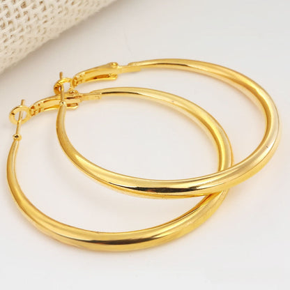 Charming Gold Earring for Any Occasion