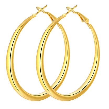 Charming Gold Earring for Any Occasion