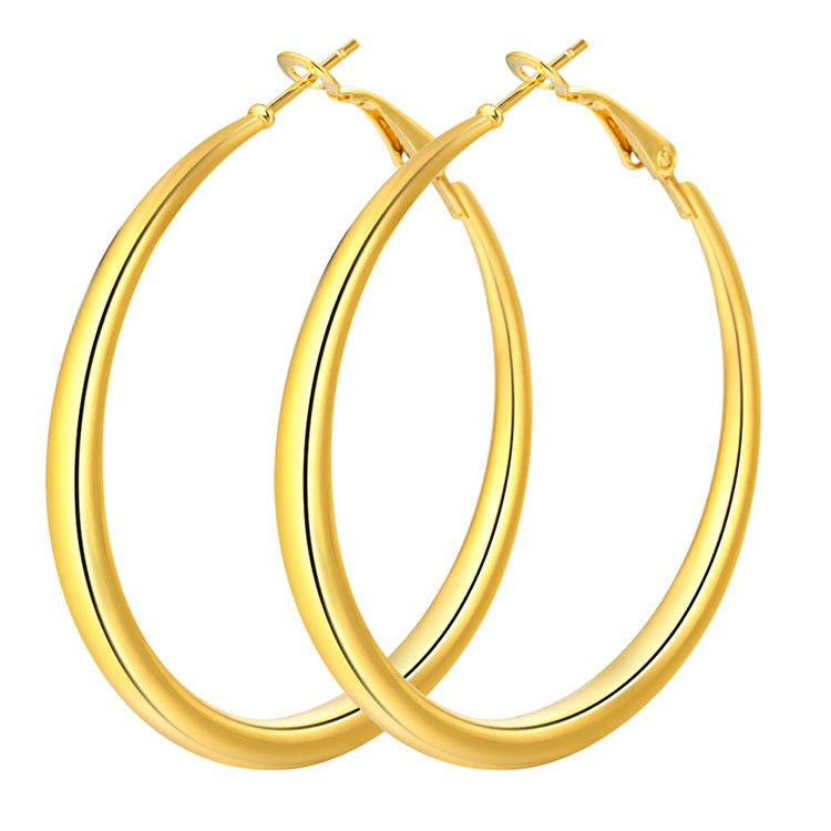Charming Gold Earring for Any Occasion