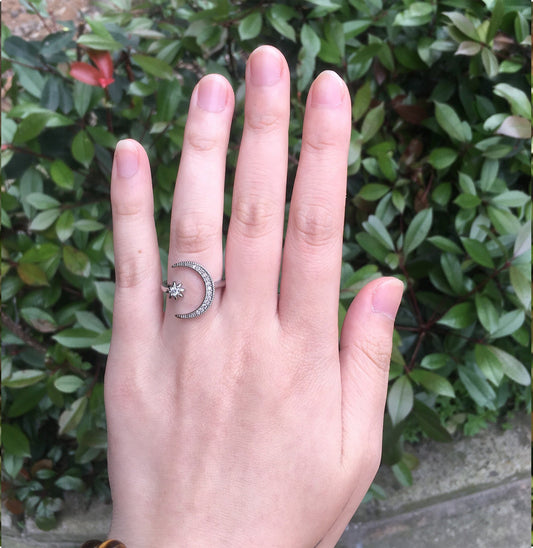 Romantic Gold Ring for Special Moments