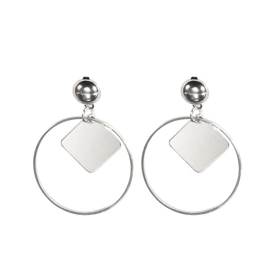 Charming Earring for Any Occasion