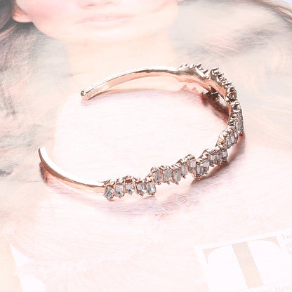 Charming Gold Bracelet for Any Occasion