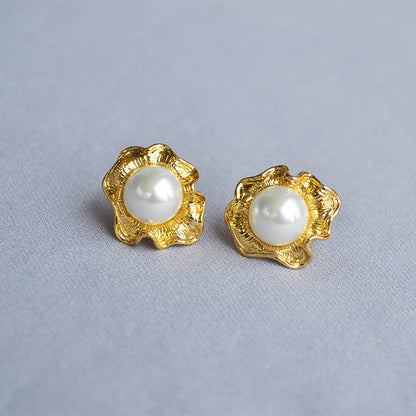 Beautiful Gold Earring with Unique Style