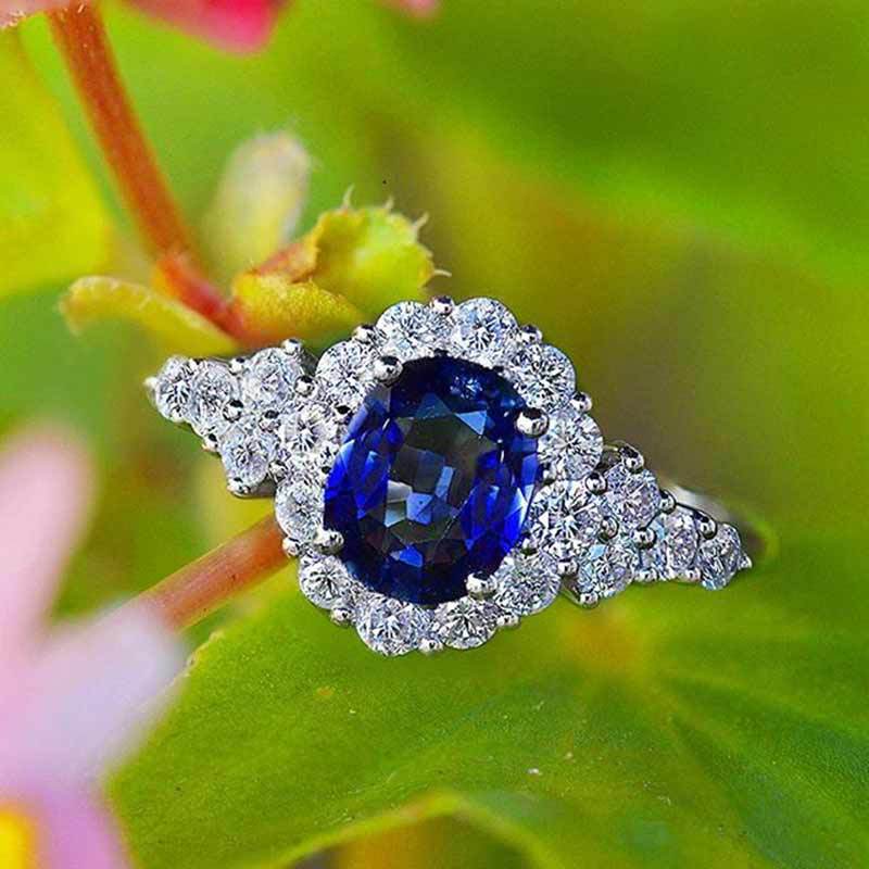 Beautiful Gold Ring with Unique Style