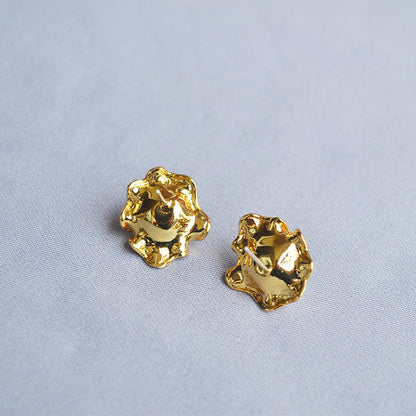 Beautiful Gold Earring with Unique Style