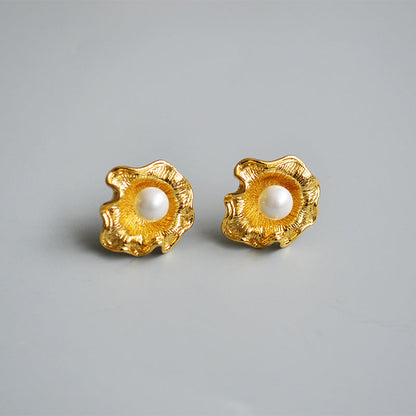 Beautiful Gold Earring with Unique Style