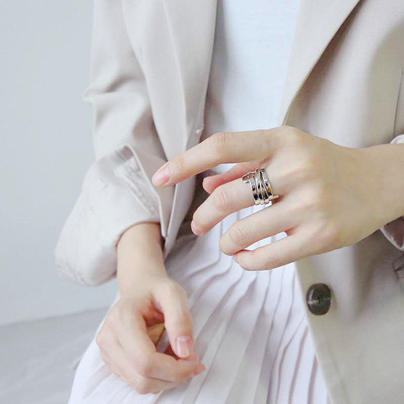 Charming Silver Ring for Any Occasion