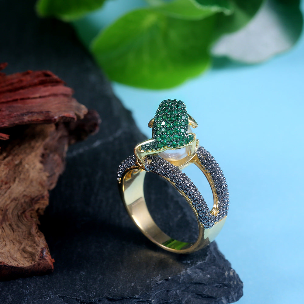 Beautiful Gold Ring with Unique Style