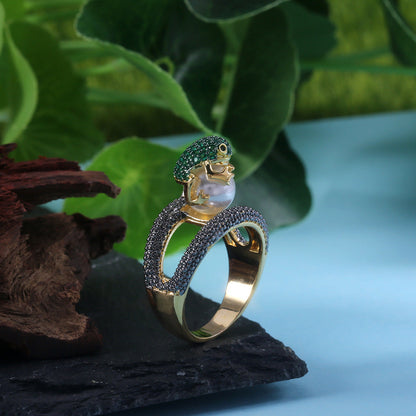 Beautiful Gold Ring with Unique Style