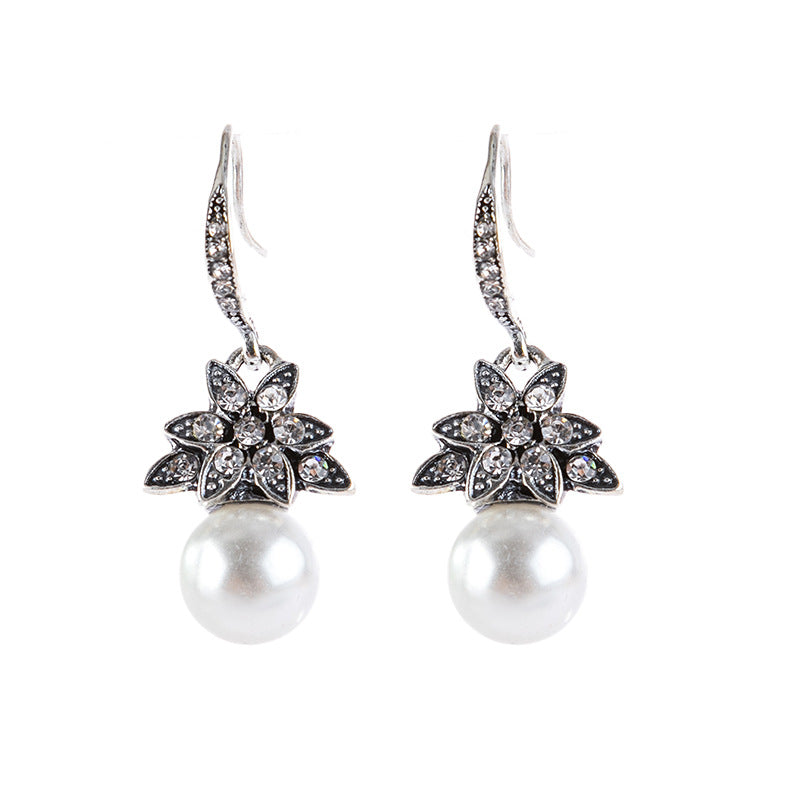 Romantic Pearl Earring for Special Moments