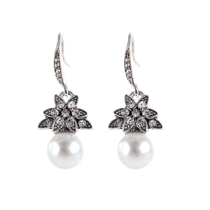 Romantic Pearl Earring for Special Moments