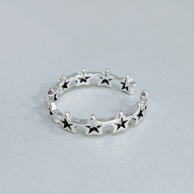 Classic Silver Ring with Timeless Appeal