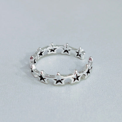 Classic Silver Ring with Timeless Appeal