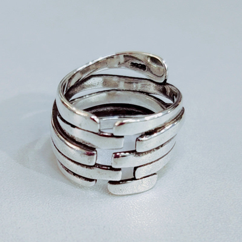 Charming Silver Ring for Any Occasion