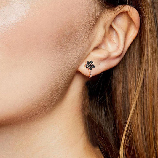 Classic Gold Earring with Timeless Appeal