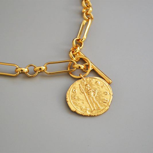 Beautiful Gold Necklace with Unique Style