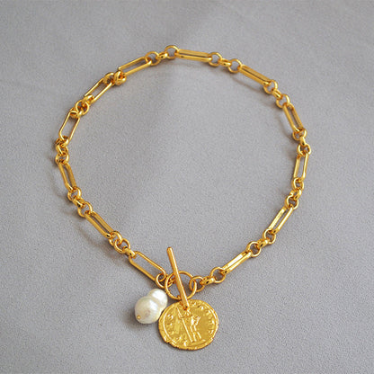 Beautiful Gold Necklace with Unique Style