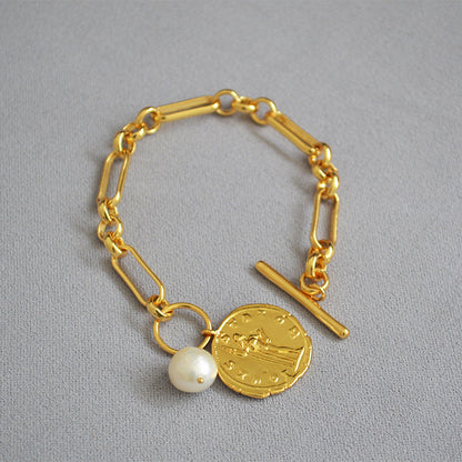 Charming Gold Bracelet for Any Occasion