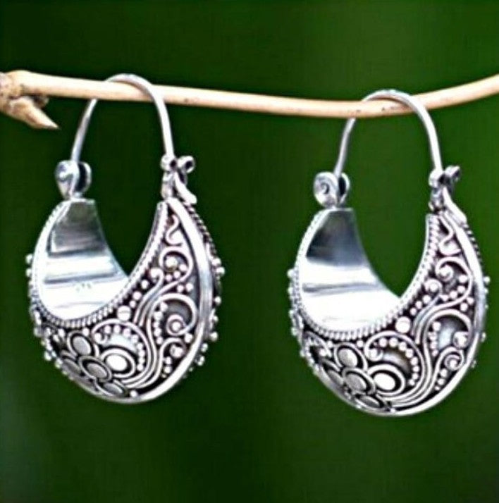 Charming Earring for Any Occasion