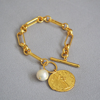 Charming Gold Bracelet for Any Occasion