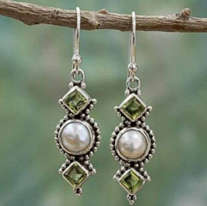 Charming Earring for Any Occasion