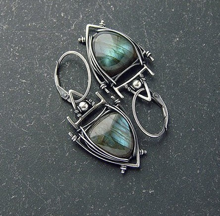Charming Earring for Any Occasion