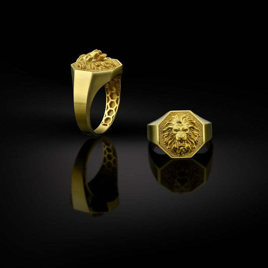Classic Gold Ring with Timeless Appeal