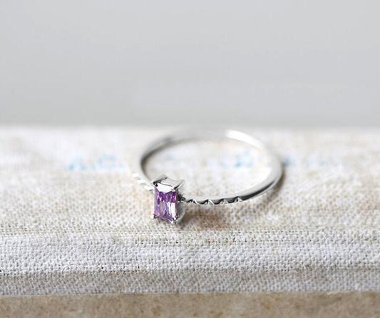 Classic Gold Ring with Timeless Appeal