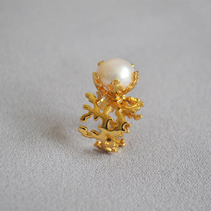 Classic Pearl Ring with Timeless Appeal