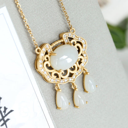 Stunning Gold Necklace for Daily Wear