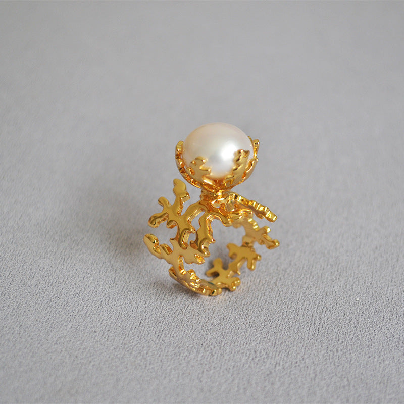 Classic Pearl Ring with Timeless Appeal