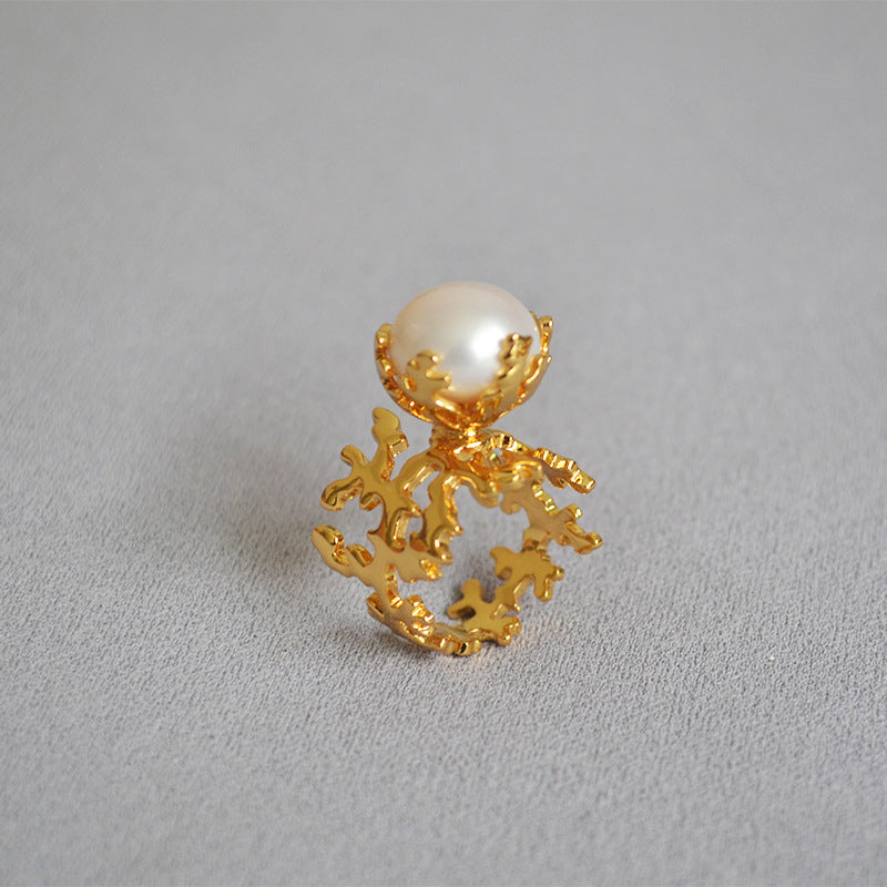 Classic Pearl Ring with Timeless Appeal
