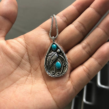 Beautiful Silver Necklace with Unique Style