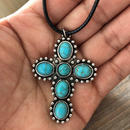 Classic Silver Necklace with Timeless Appeal