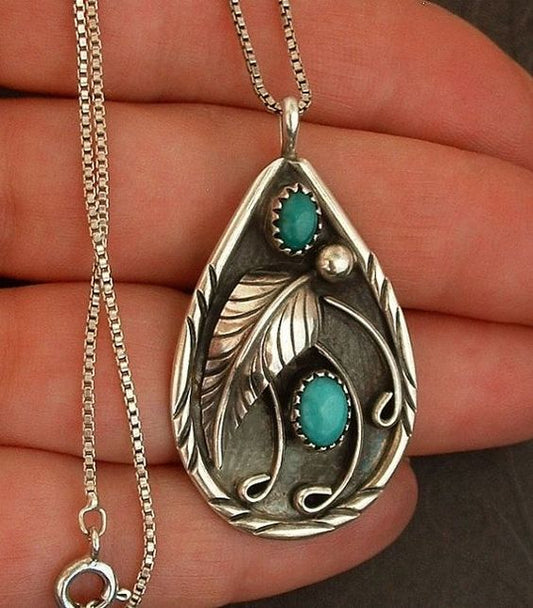 Charming Silver Necklace for Any Occasion