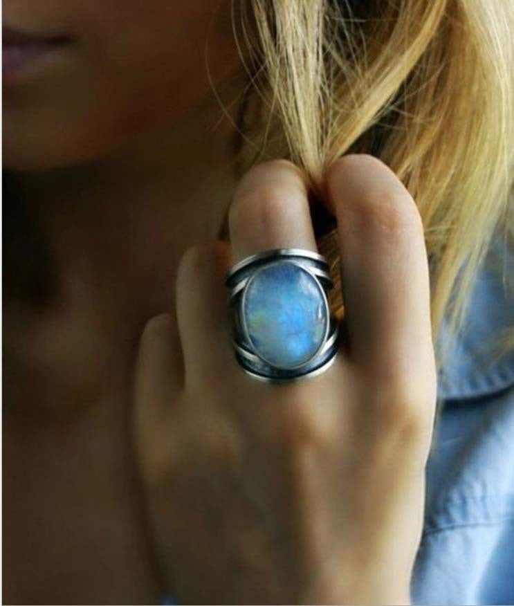 Classic Silver Ring with Timeless Appeal