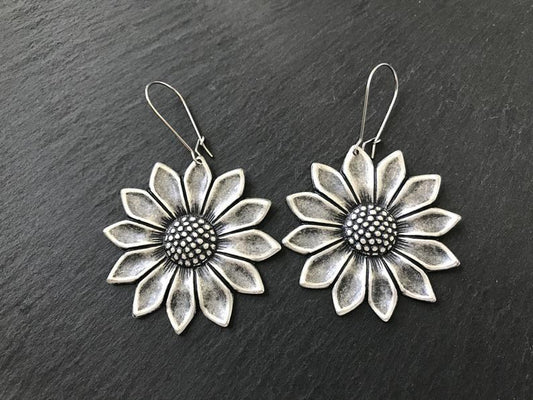 Vintage Handmade Gold Earring