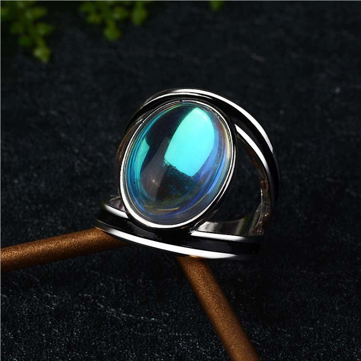 Classic Silver Ring with Timeless Appeal